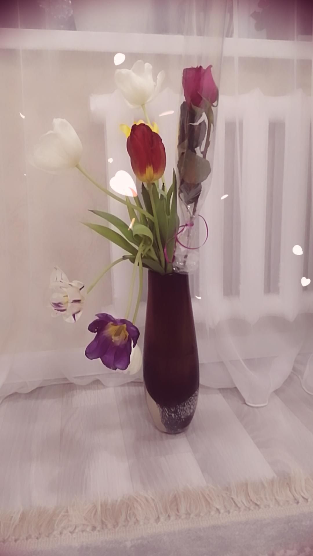 Продаю богемскую цветочную вазу