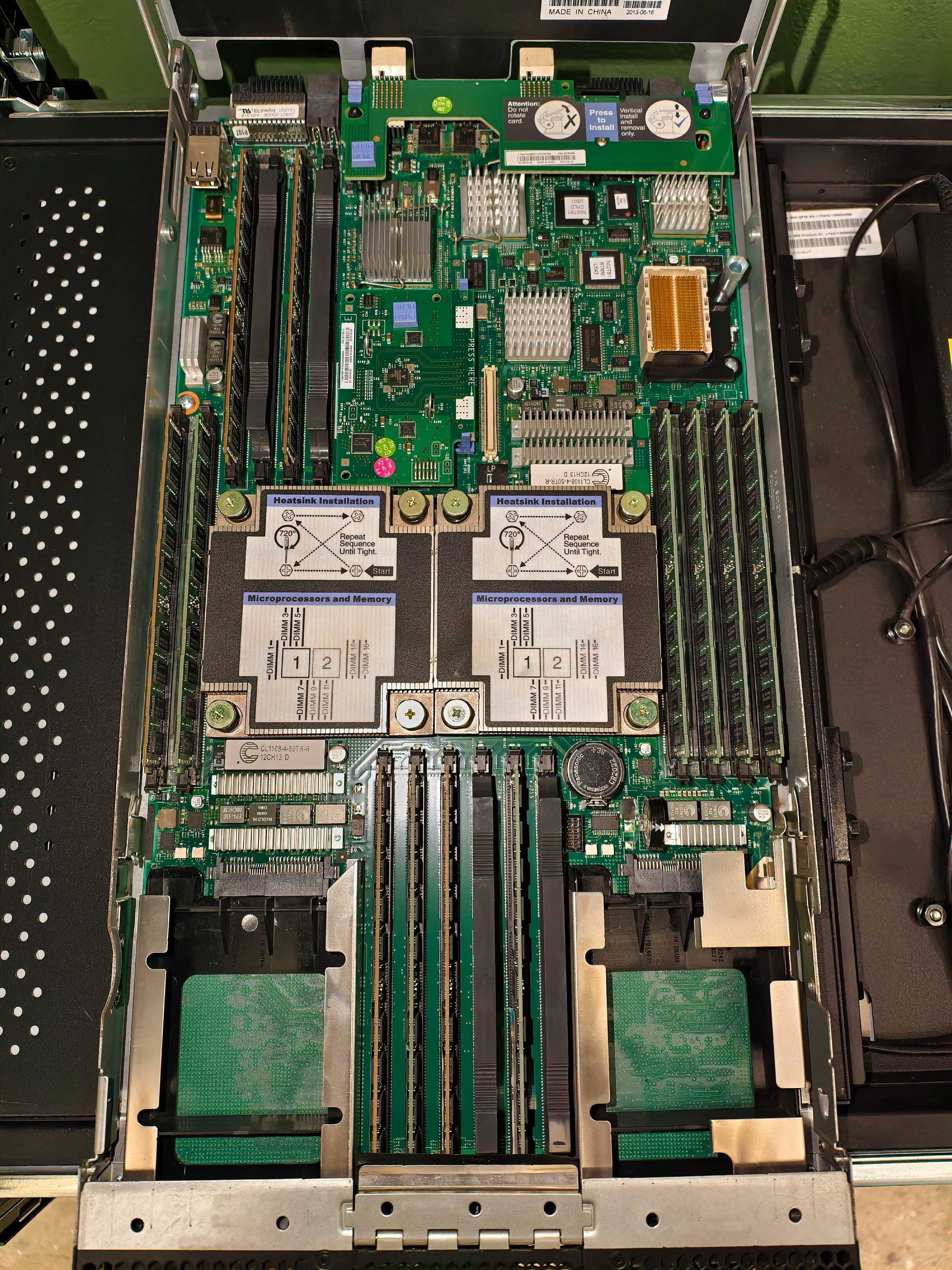Сервер IBM Blade в стойке