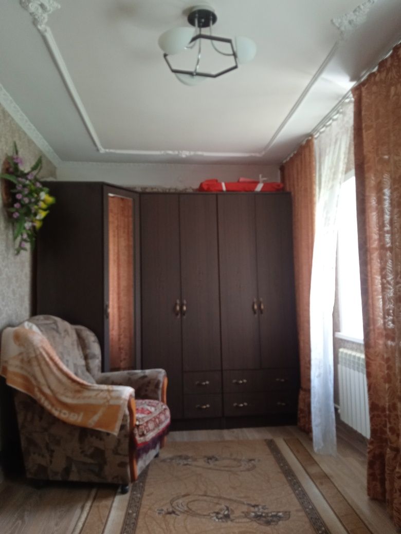 Продам дом 3х ком.по центральной улице в соц городе.