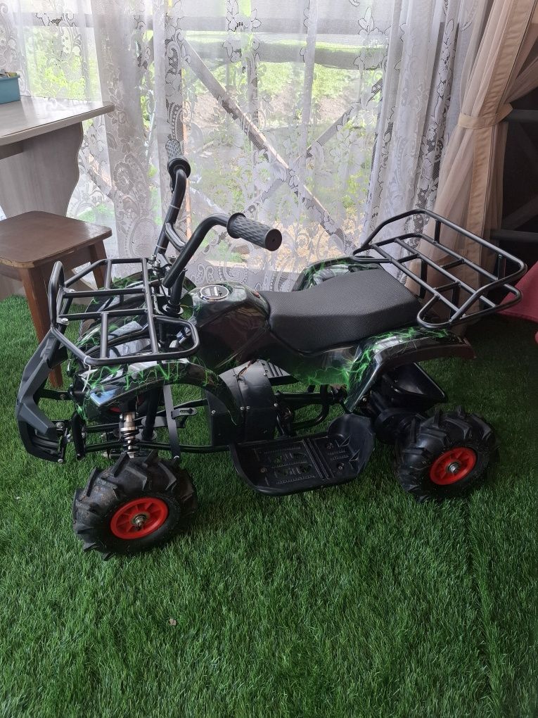 Продам детский железный квадрацикл