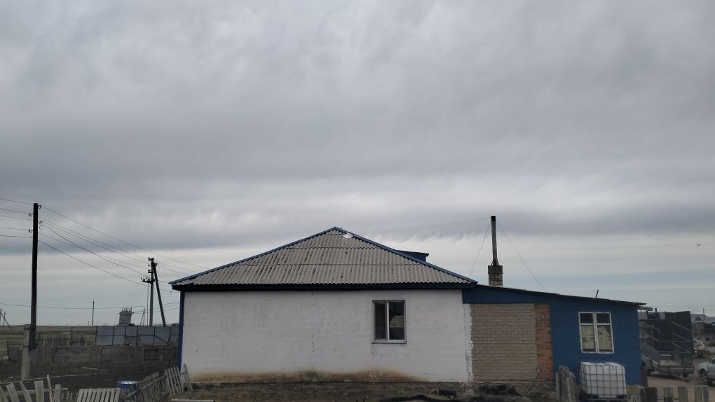 Үи сатылады 4 бөлмелі