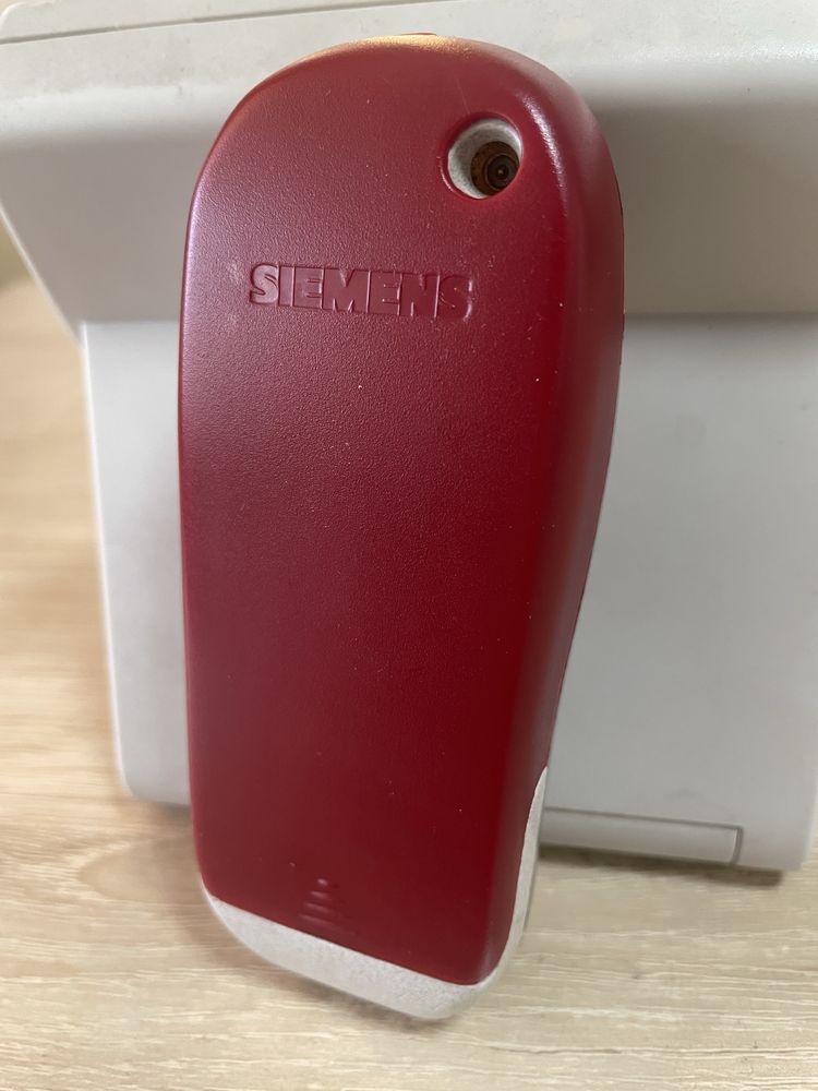 Продам Siemens A50 Red
