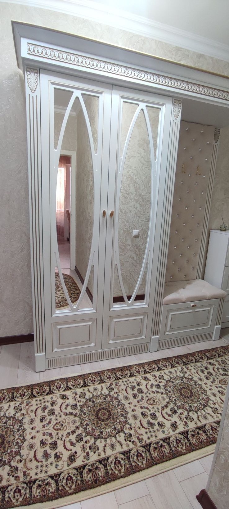 Платяной шкаф купе и шкаф для прихожки, тумба для офиса и дома