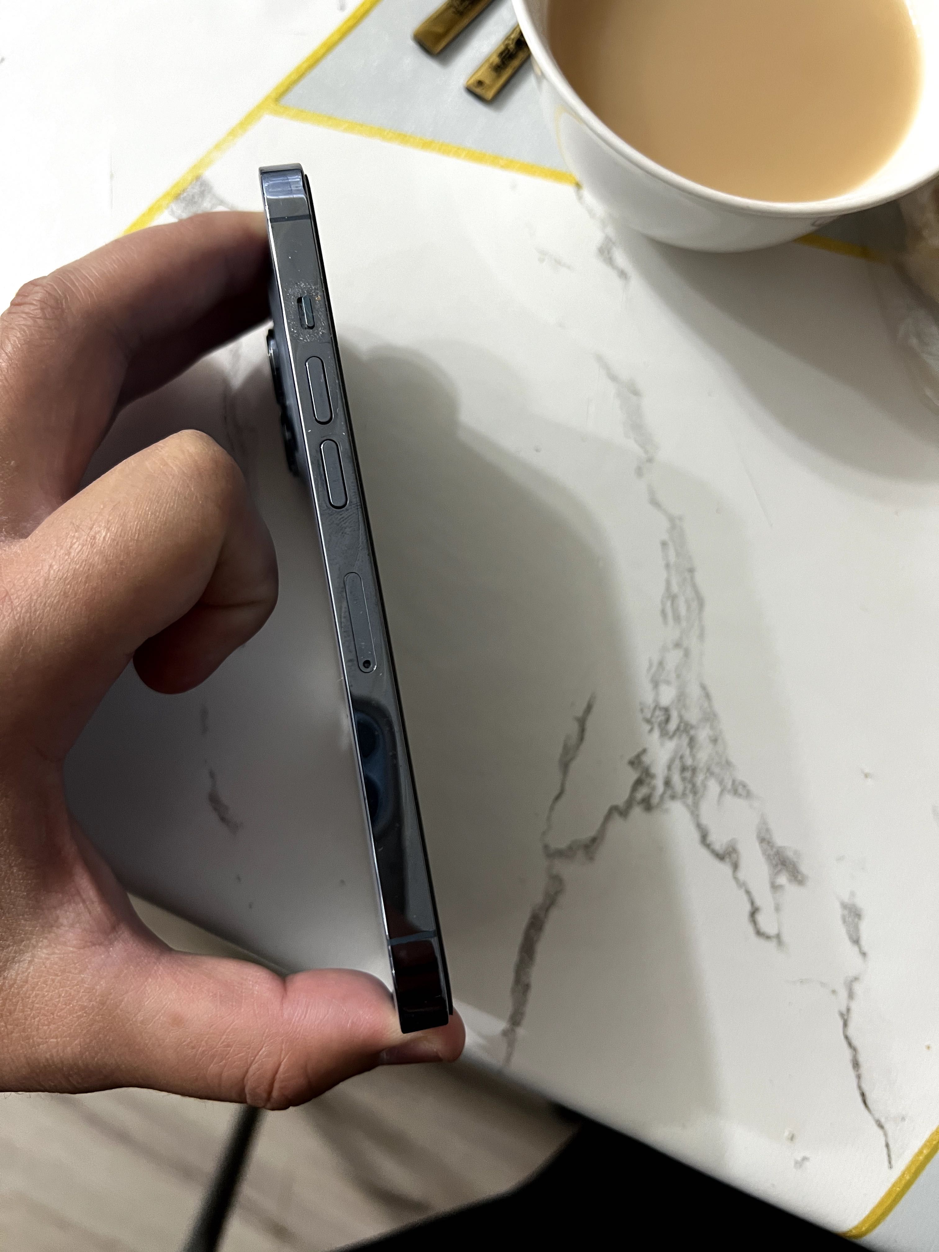 Продам iPhone 13 pro