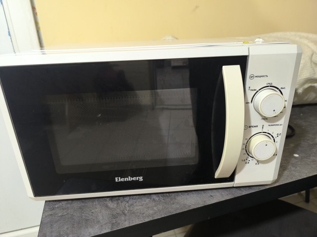 Микроволновку продам