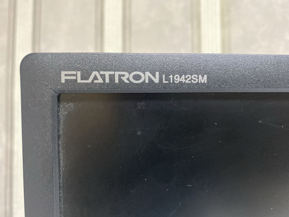 Монитор 60гц LG flatron