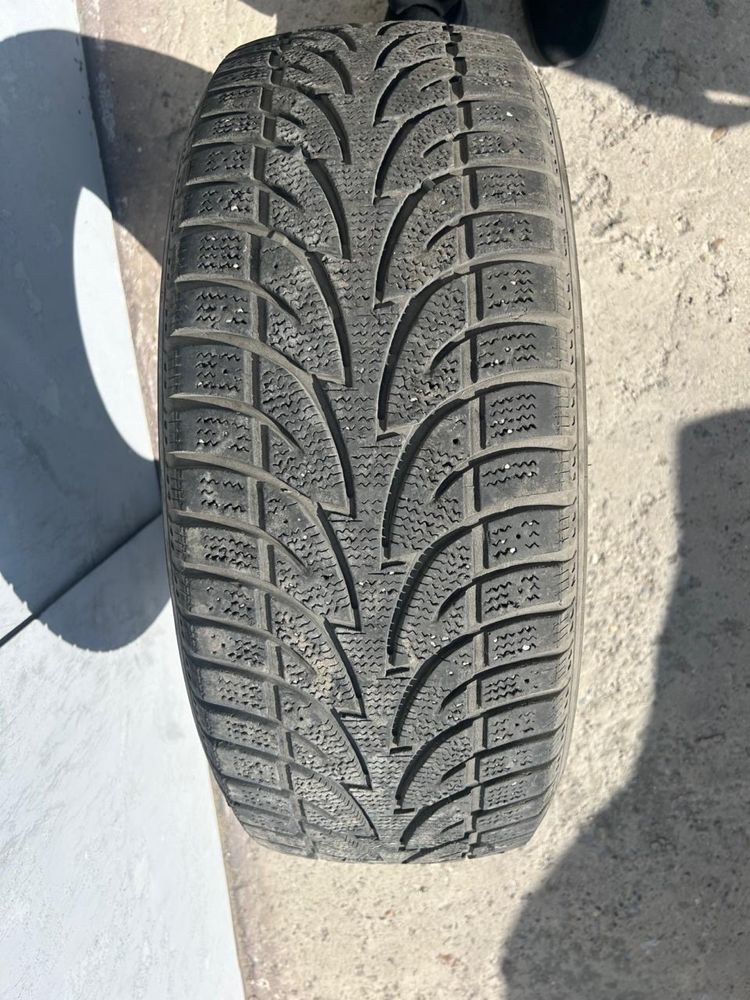 Продам резину на R17 Sailun