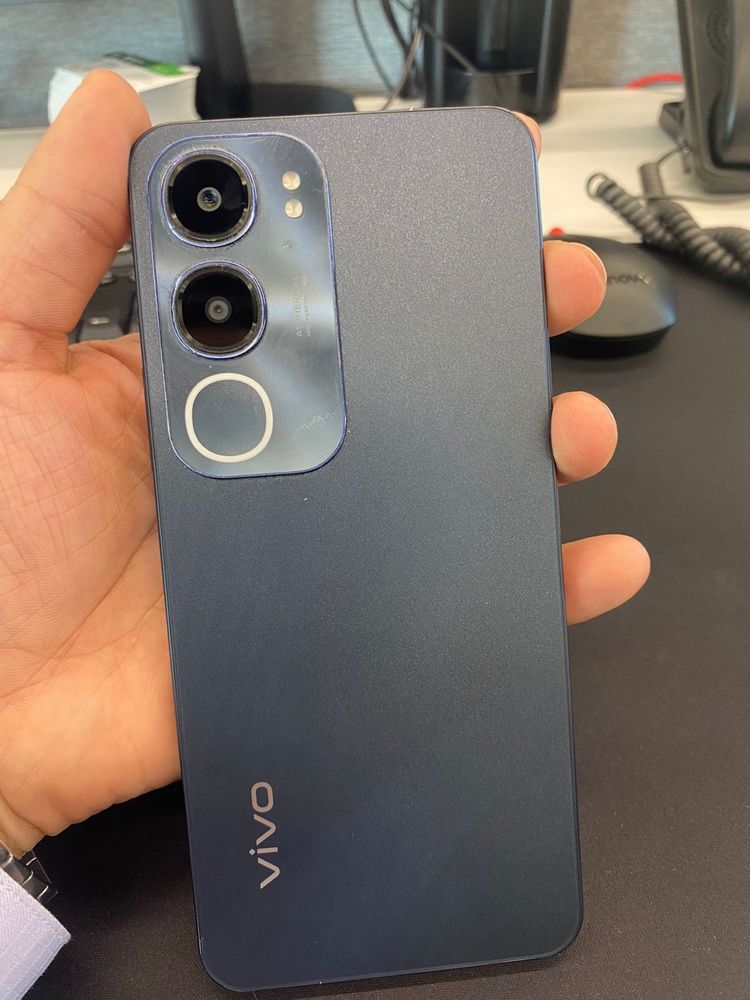 Телефон Vivo Y19S