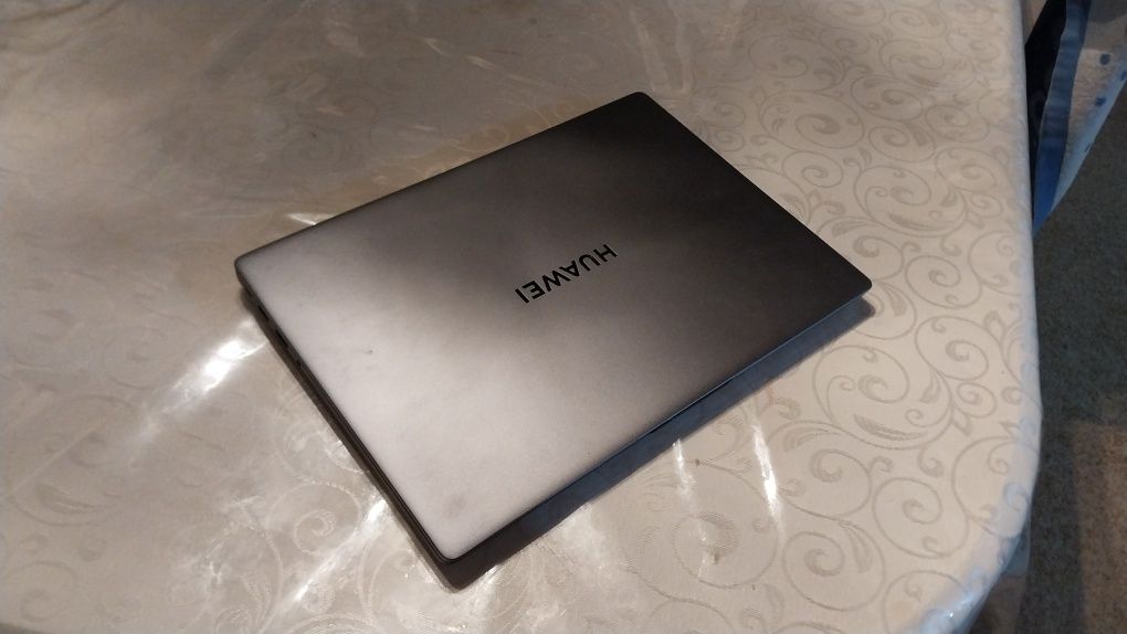 Huawei MateBook D14
