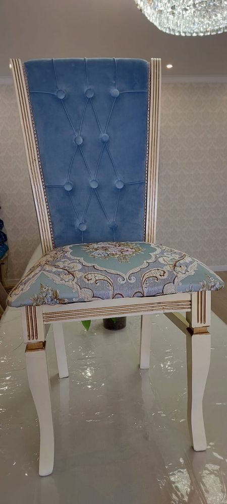 Продам стулья в связи с переездом, недавно куплены