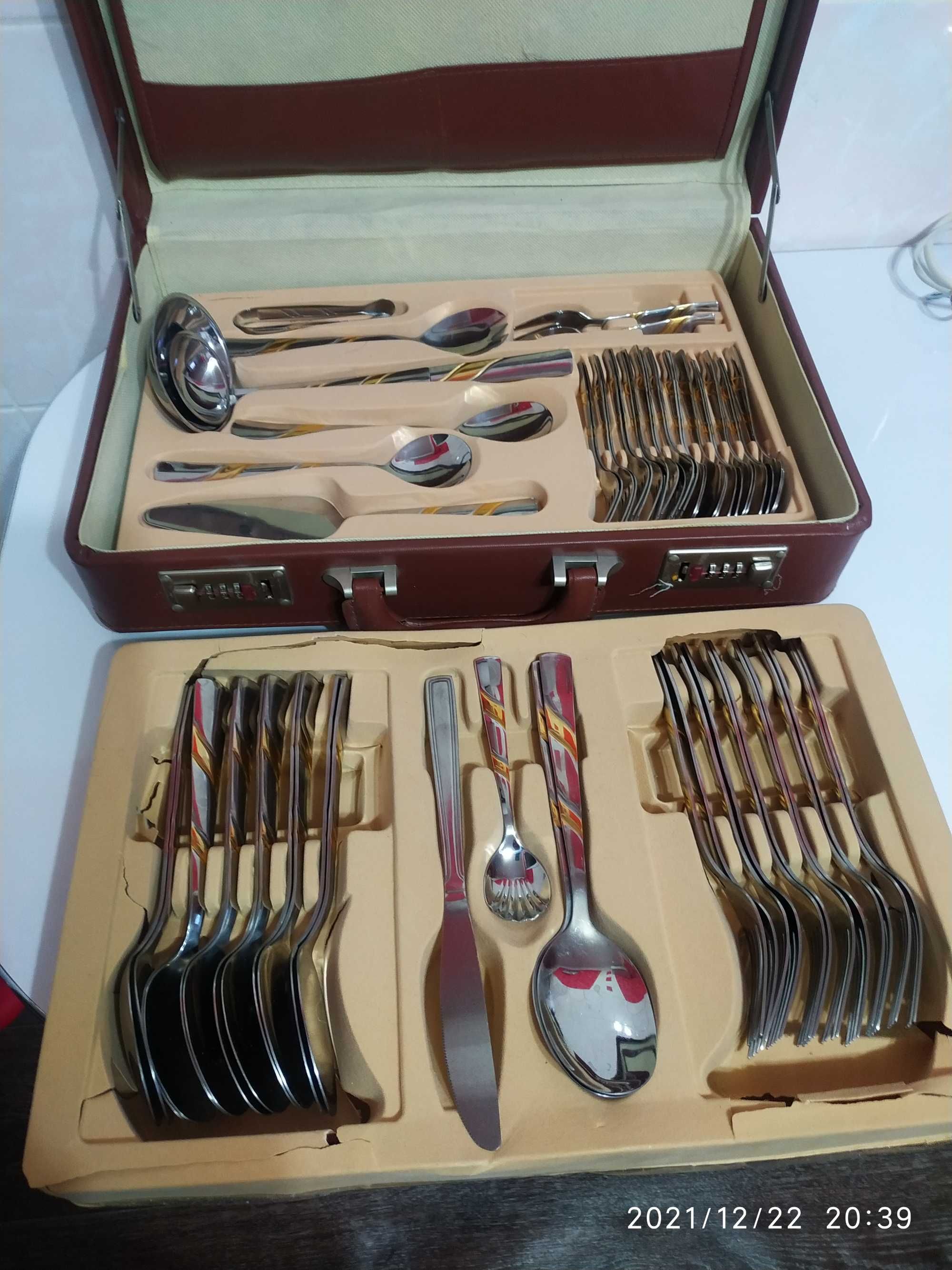 Продам посуду, мелкую бытовую технику, домашние вещи.