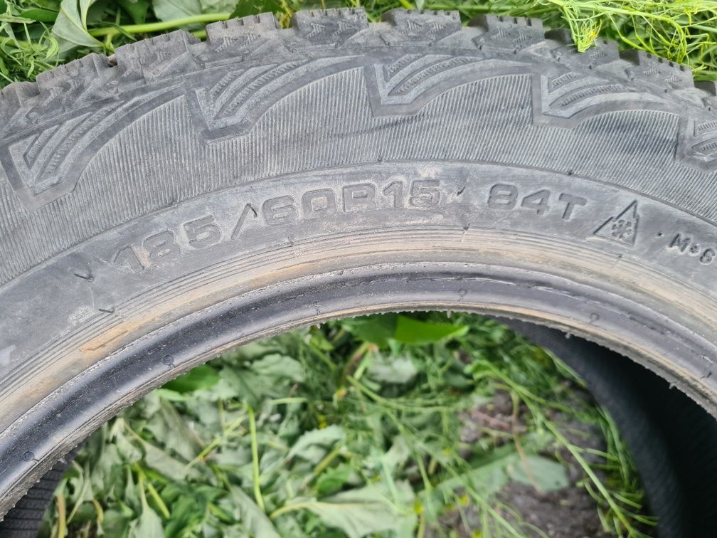 Резина зимняя 185/60 R15
