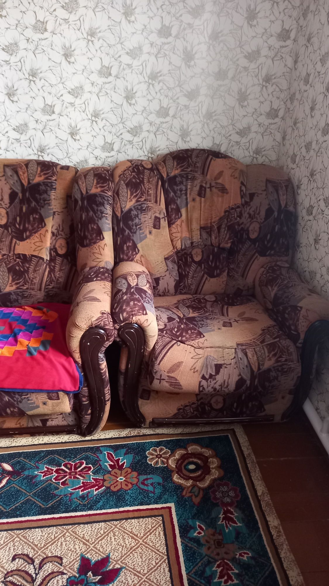 барлық диван сатылады,губкалары отырмаған!