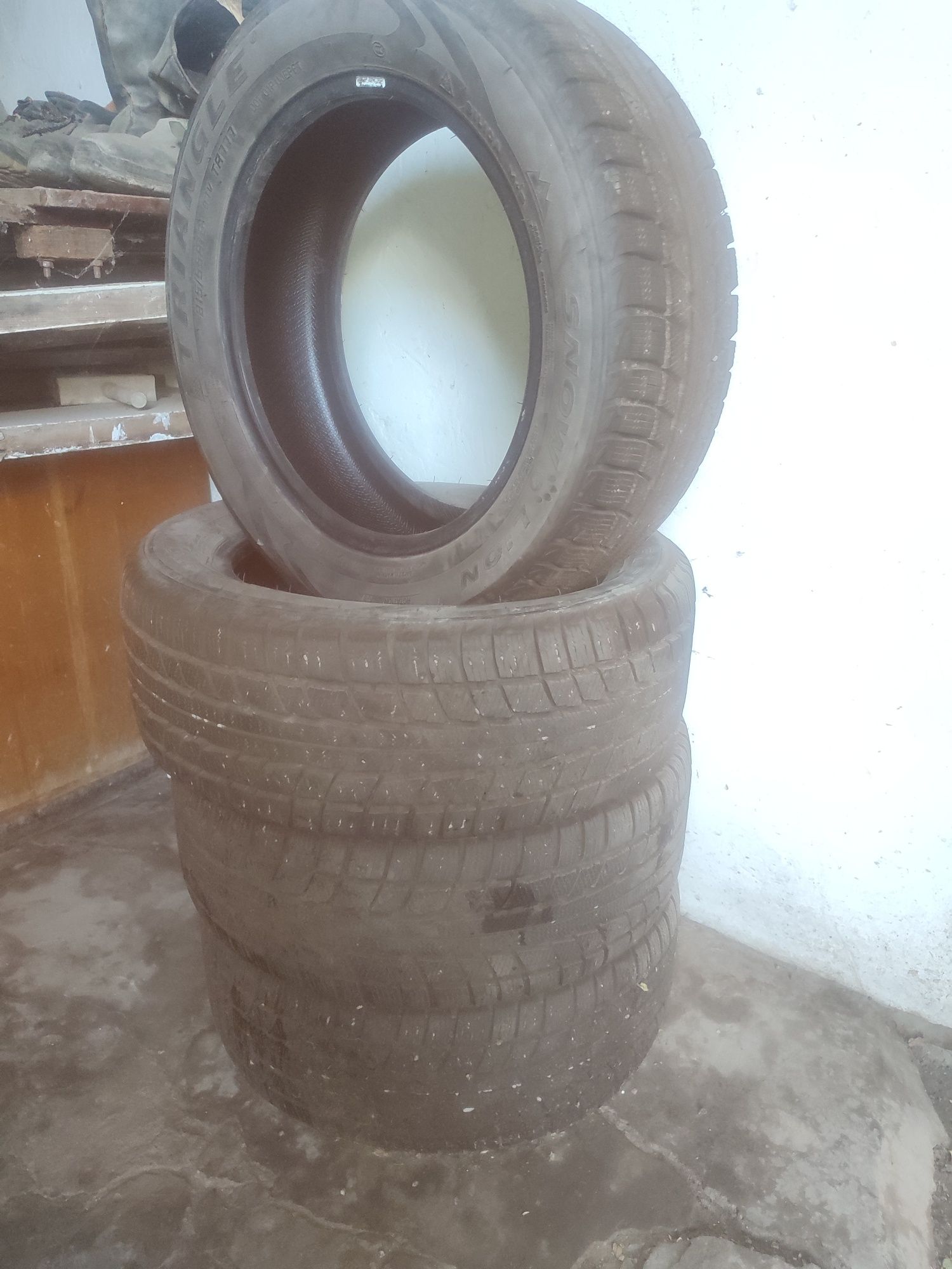 Продам зимние шины