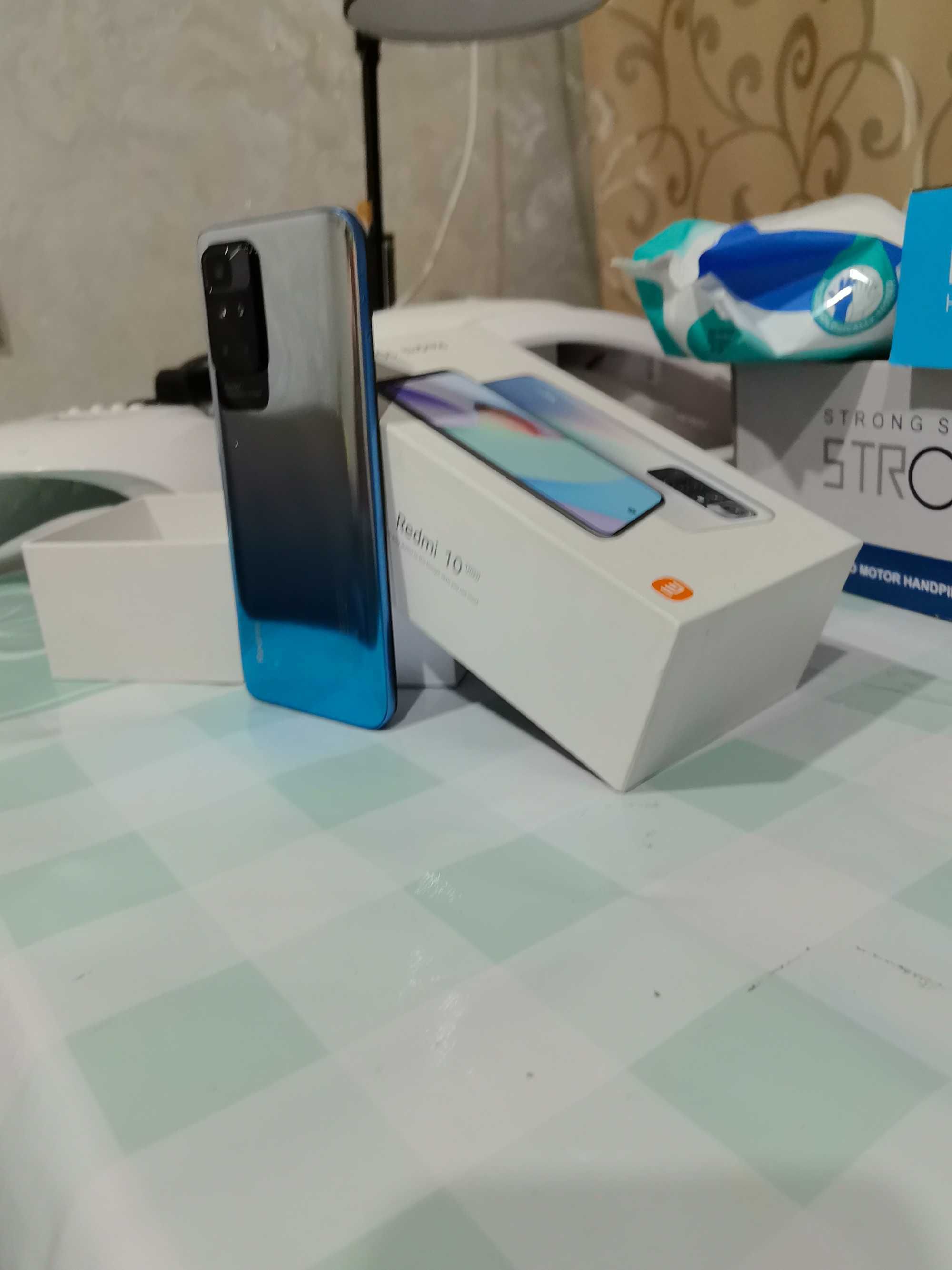Продам отличный смартфон Redmi 10,2022 г. в. в идеальном состоянии!