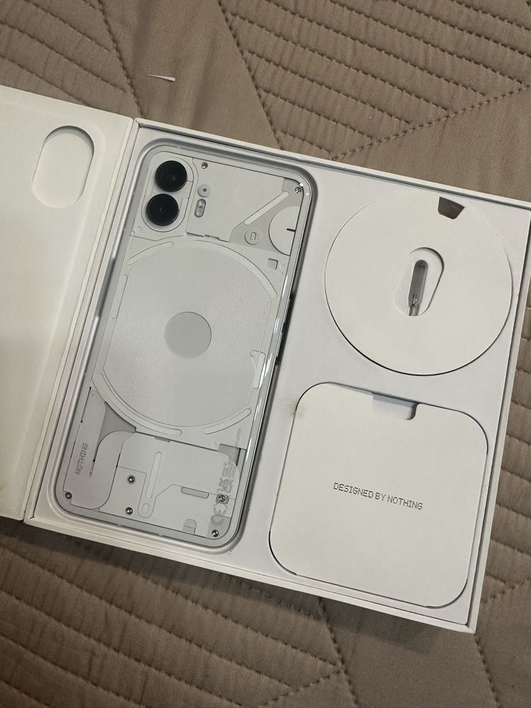 Продается Nothing Phone 2 (256ГБ) белый.