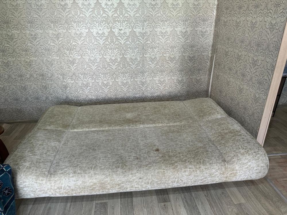 Продам Диван срочно