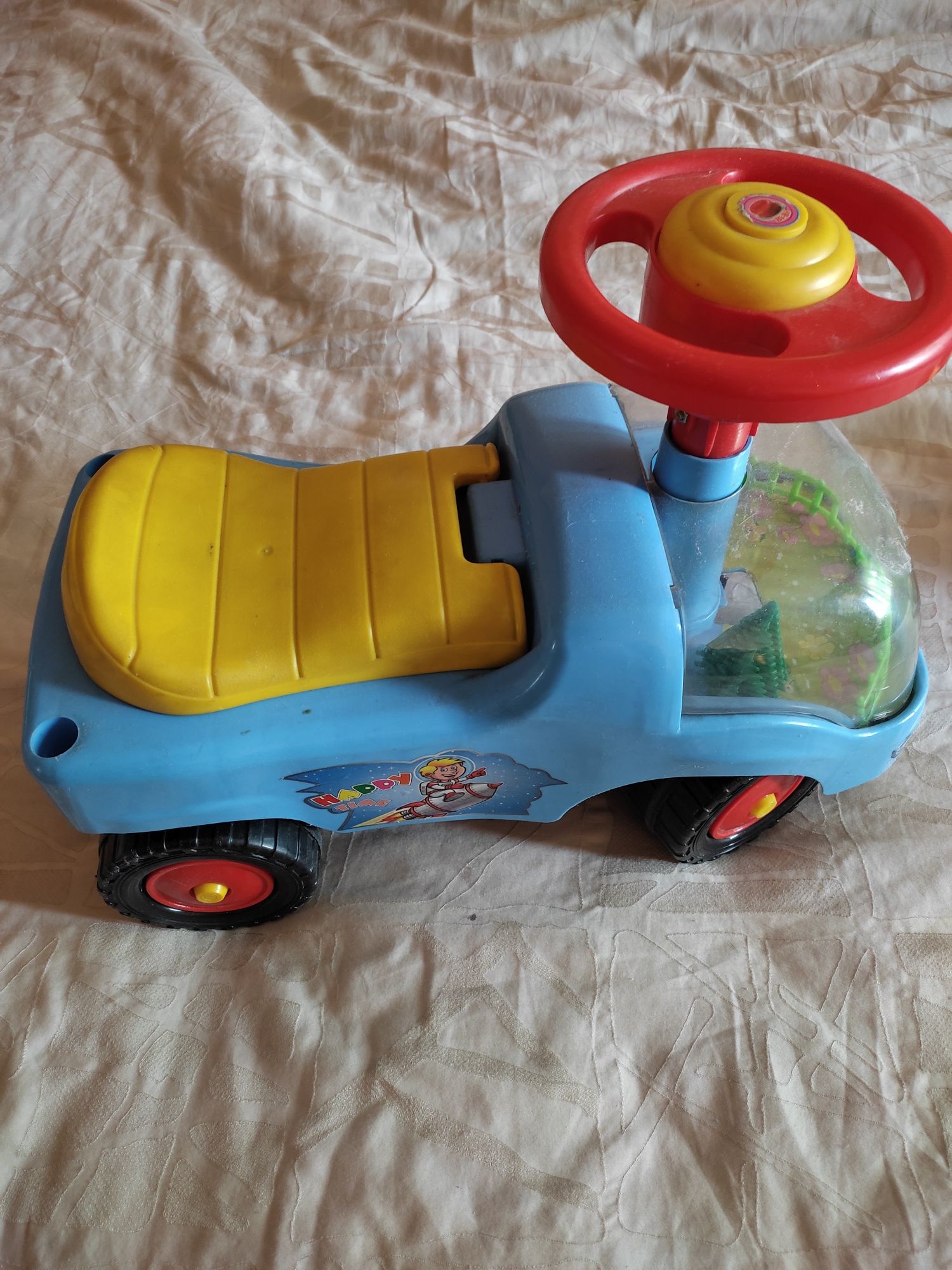 Продам толокар игрушка