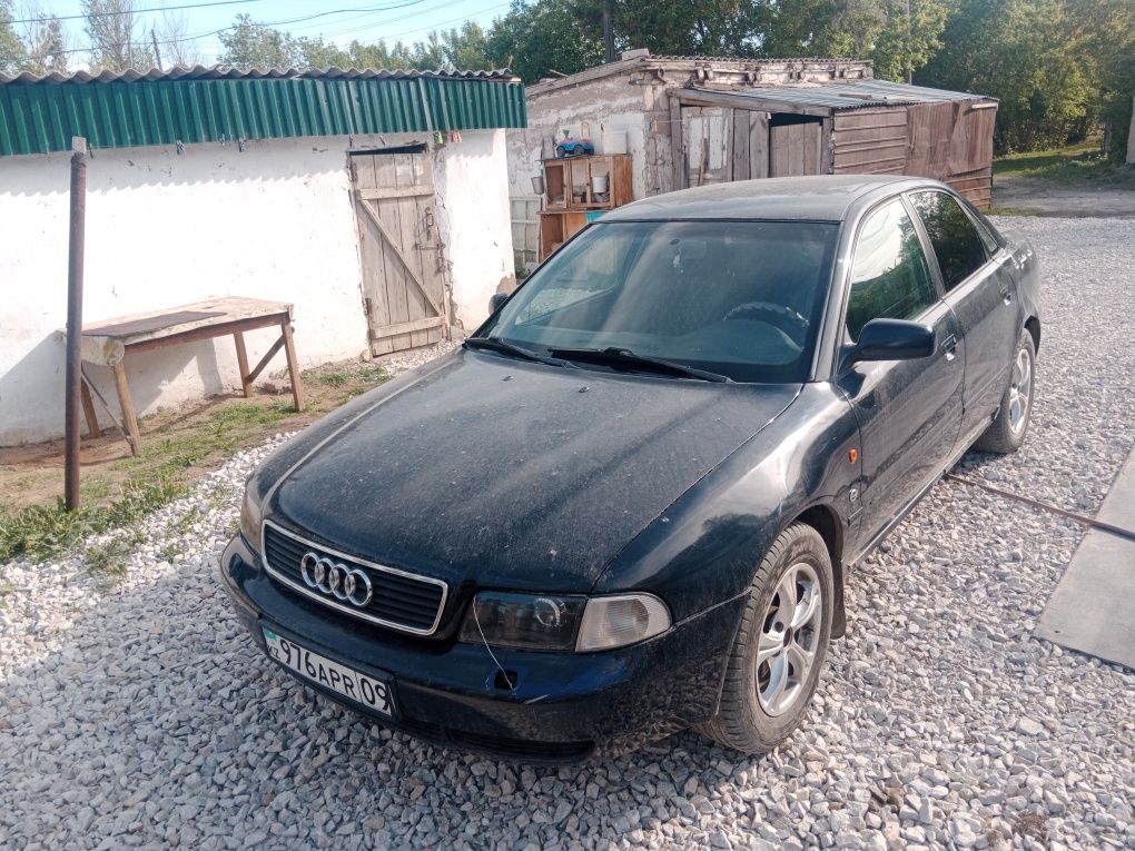 Продаю Ауди А4 в5