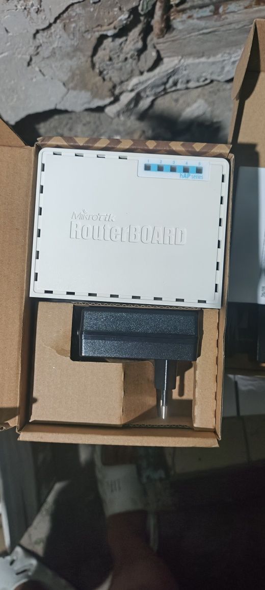 Продам Mikrotik hex s а так же hap lite