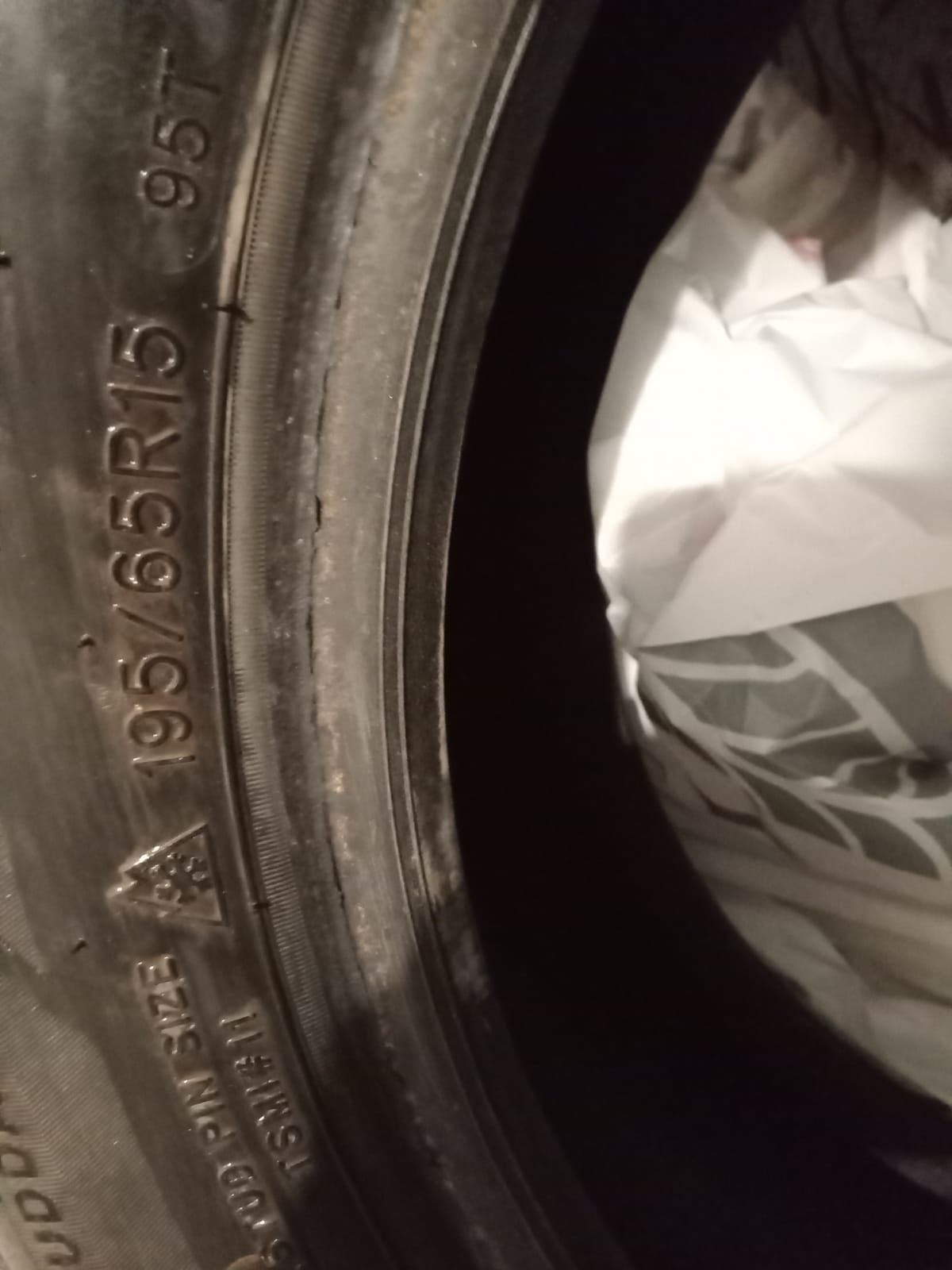 Продаю шины на R 15 зимние