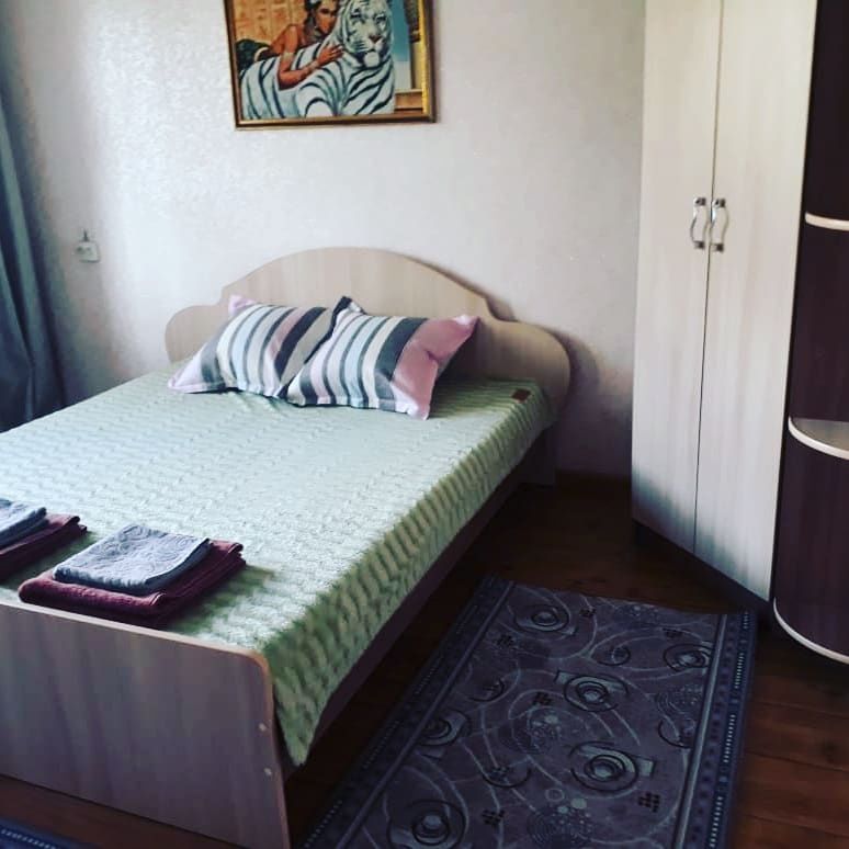 По часам  люкс квартиры час 2000