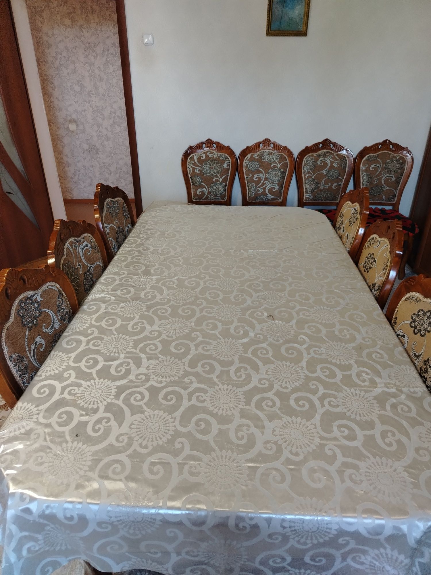 Продам стол и стулья
