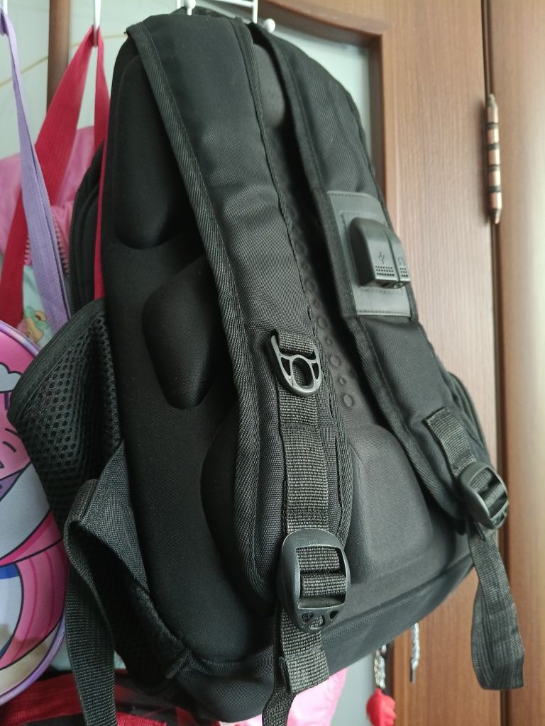 Продам школьные партфели
