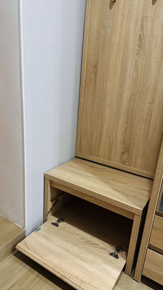 Продам прихржую б/у