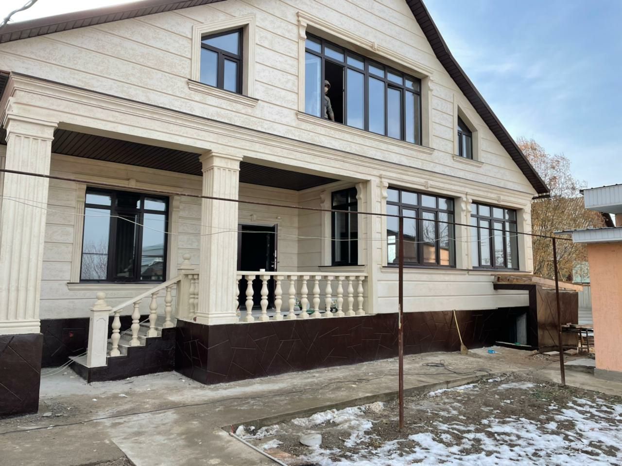 Продам бетонные балясины ,перила,тумбы.