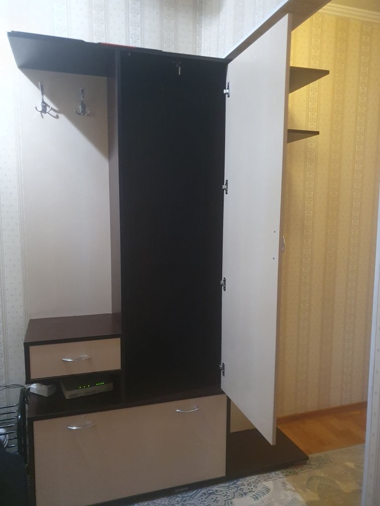 Прихожий шкаф  с зеркалом