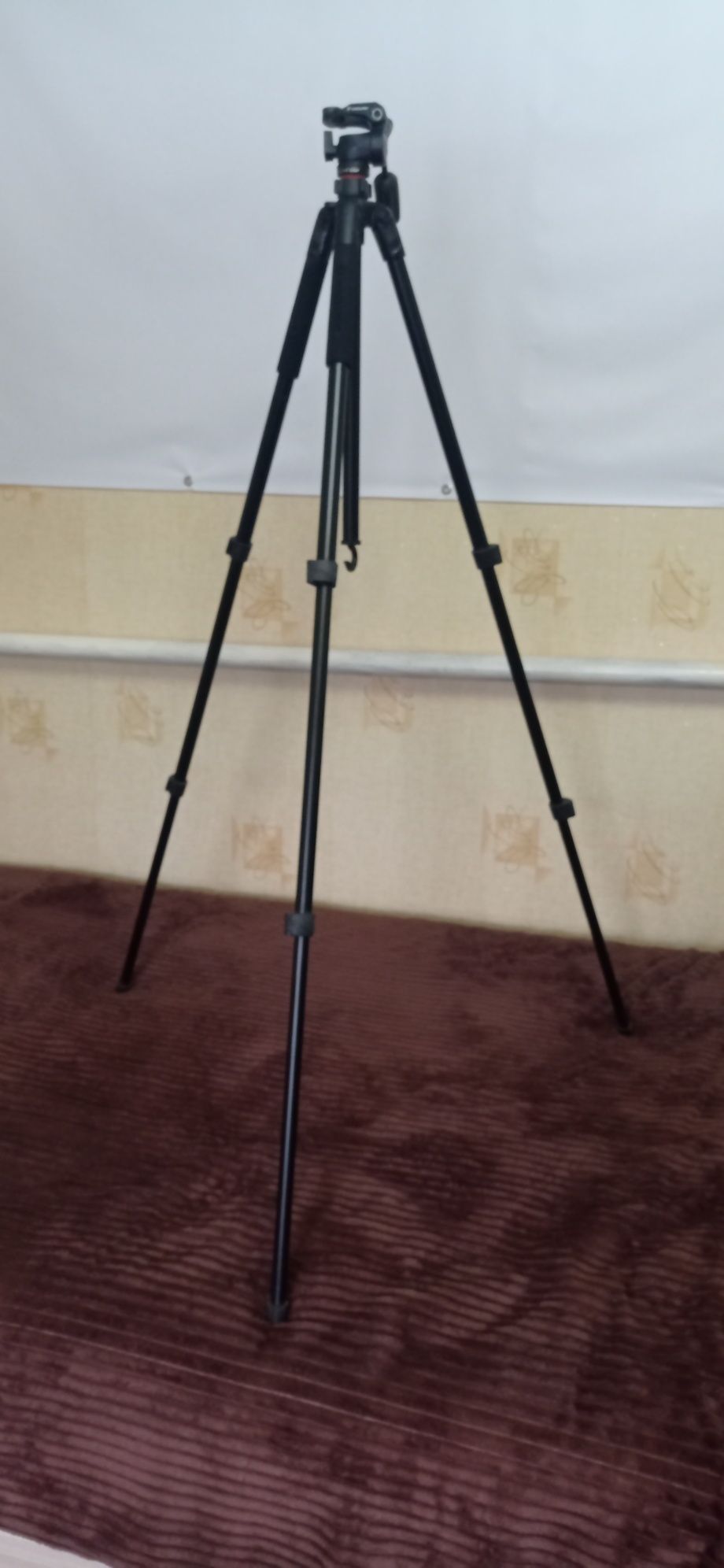 Продам штатив для фотоаппарата