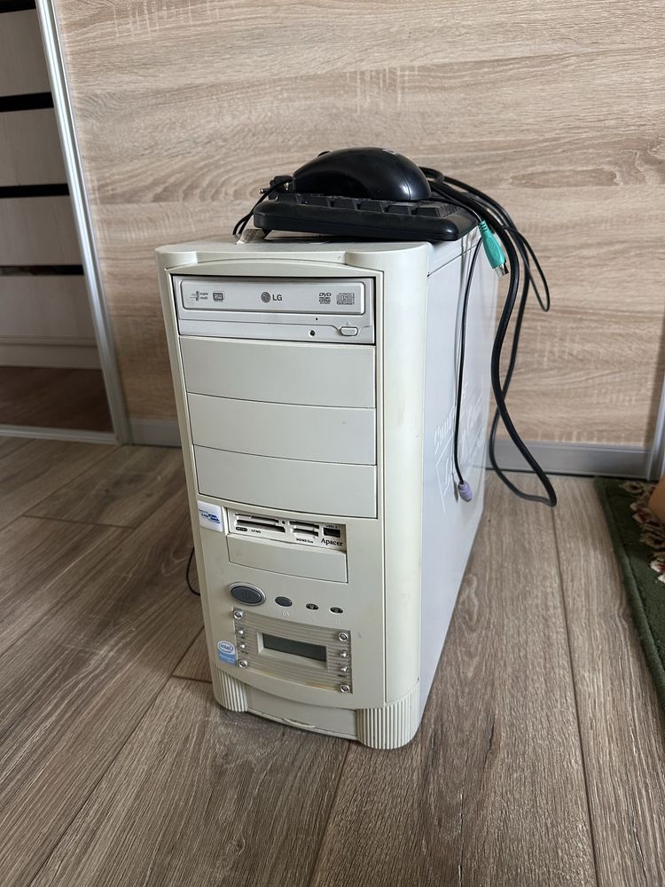 Продам компьютер монитор, процессор, клавиатура.
