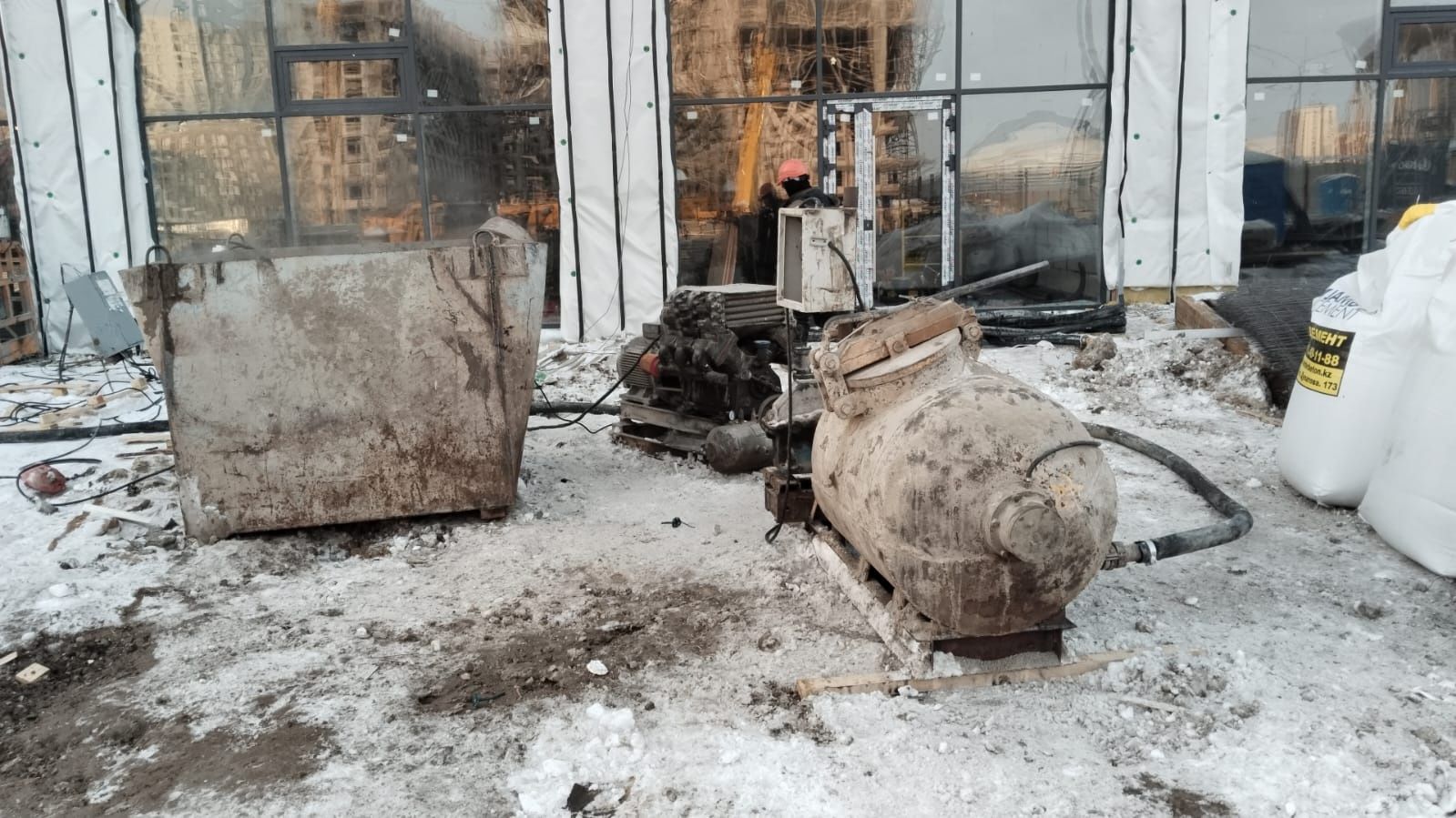 Агрегат для полусухая стяжка
