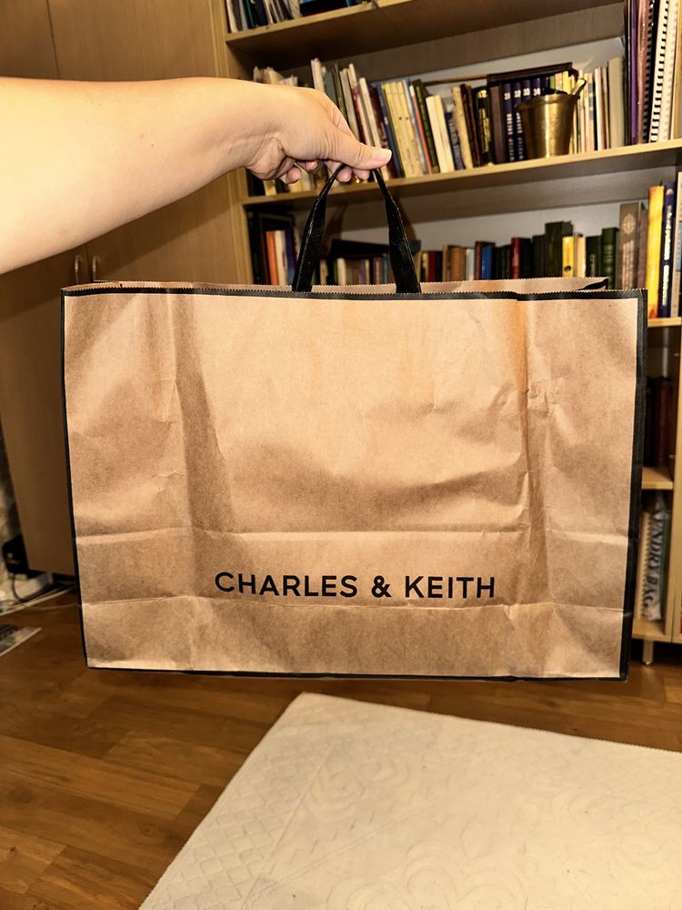 Сумка багет charles and keith
