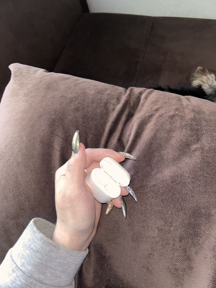 Продам наушники air pods