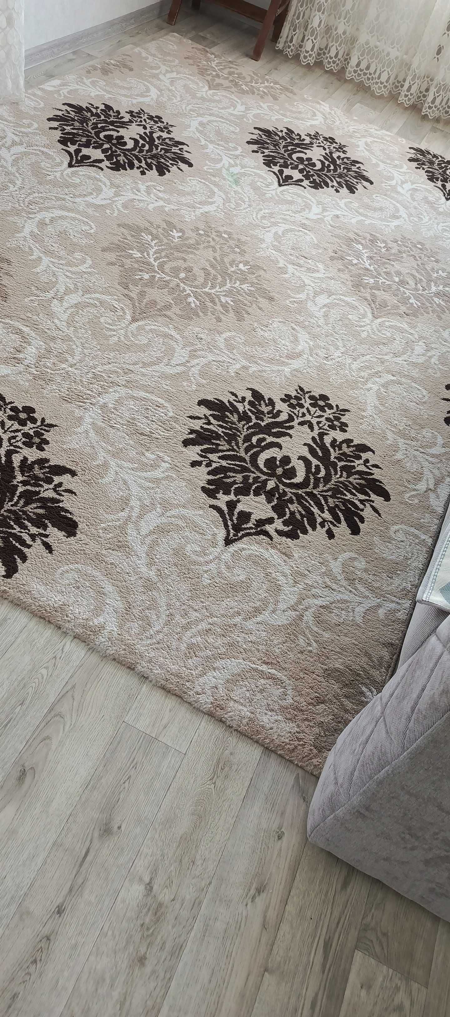 Ковер размером  2 *3