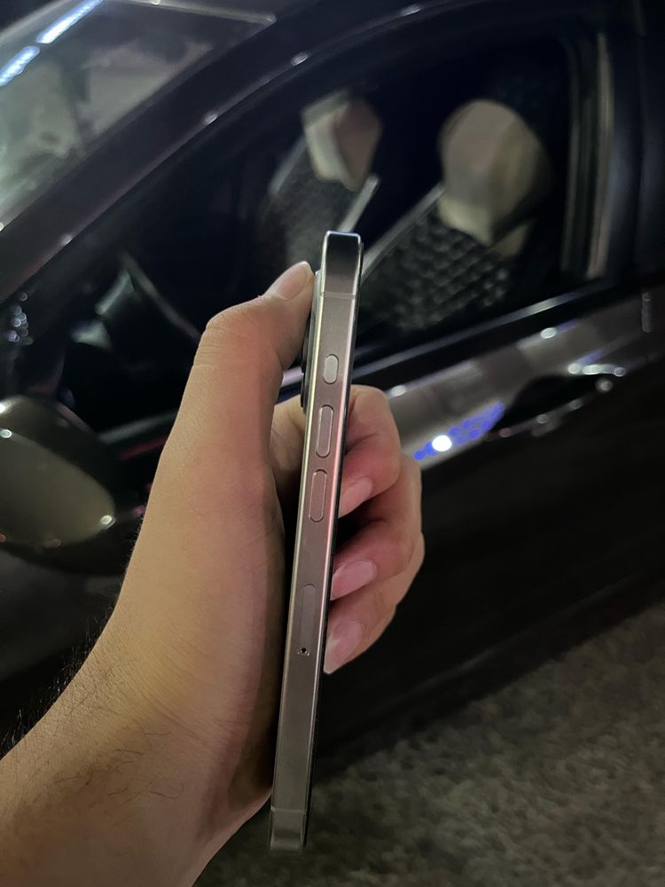 Продам Iphone 15pro  256gb