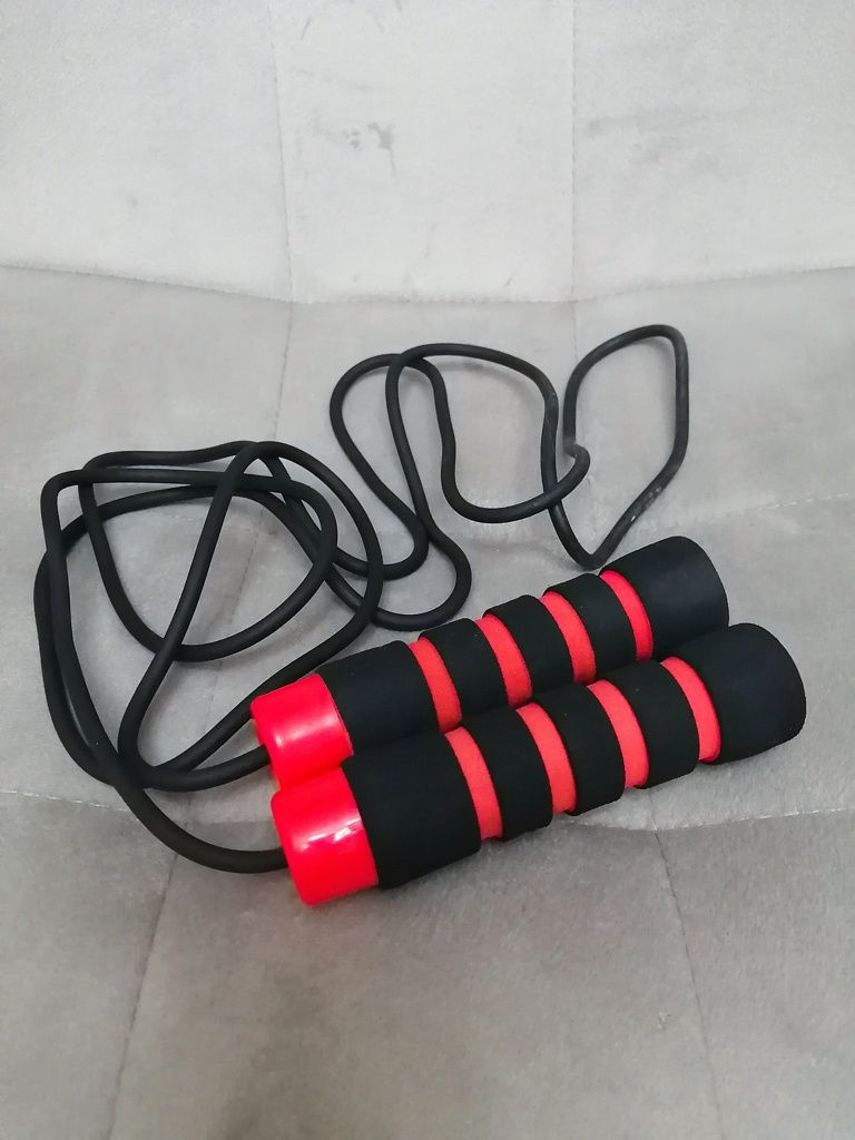 Скакалка JUMP ROPE с подшипником,с мягкой ручкой JWN