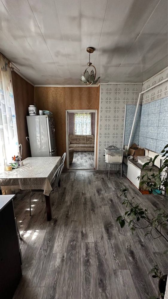 Продается дом 6 комнат газ подключен