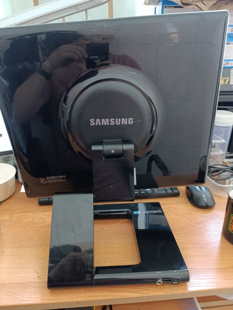 Продам монитор 19" (48.3 см) Samsung