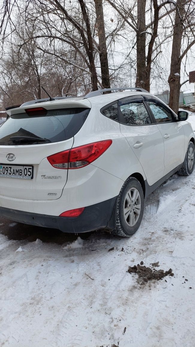 Продам комплект 4 штуки зимние шины с дисками размер 215/65 16×5