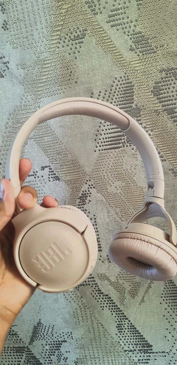 Безпроводная наушник jbl