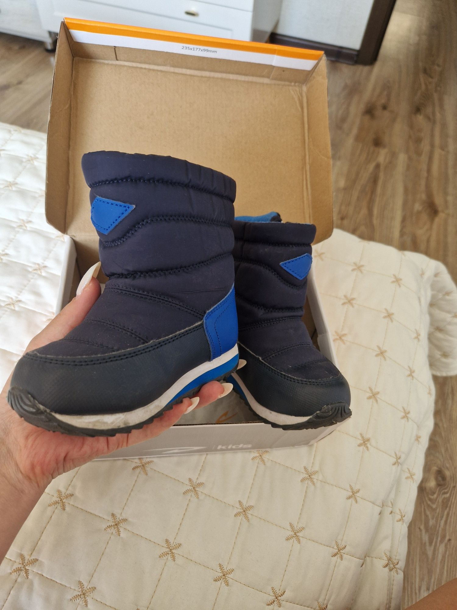 Зимние детские сапоги
