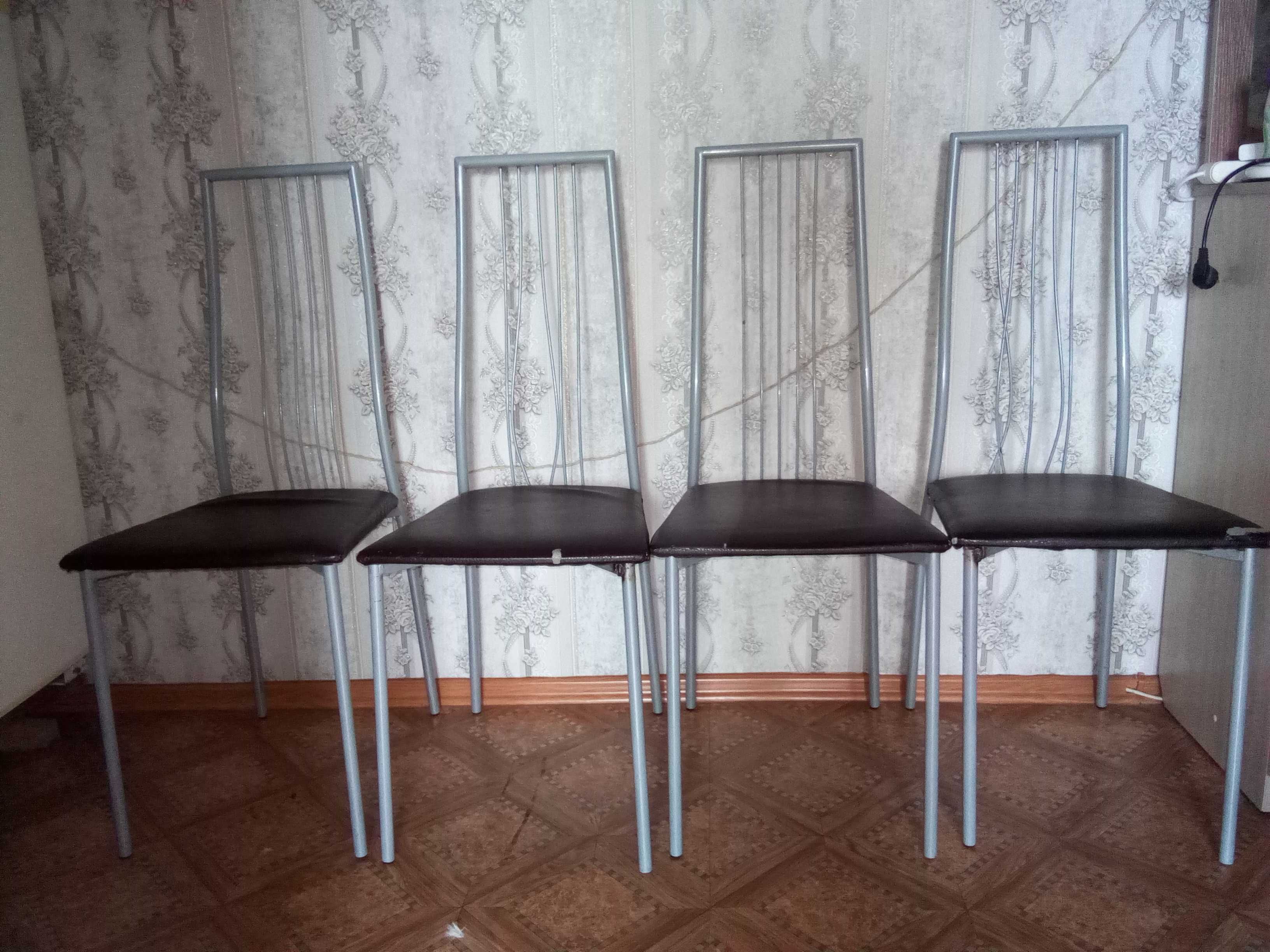 Продам стулья металлические