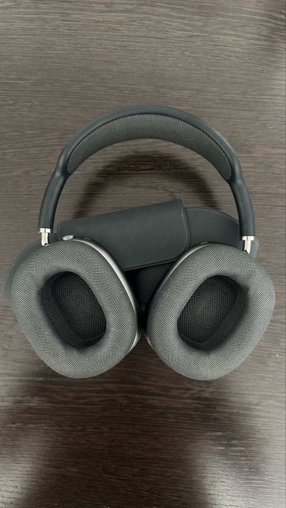 Продаю Air-pods Max