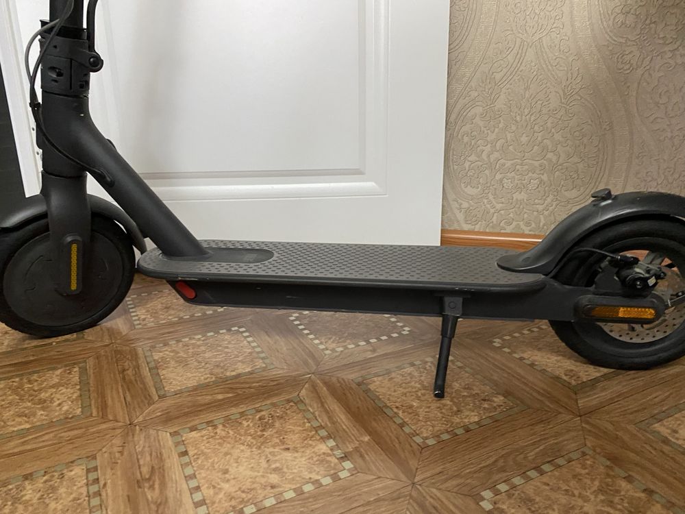 Продам электросамокат  б/у