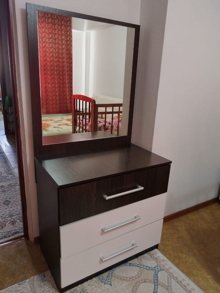 Продам спальный гарнитур