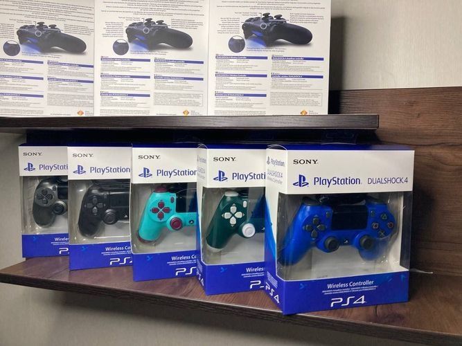 Sony Dualshock 4 на playstation 4, новые запечатанные, геймпады