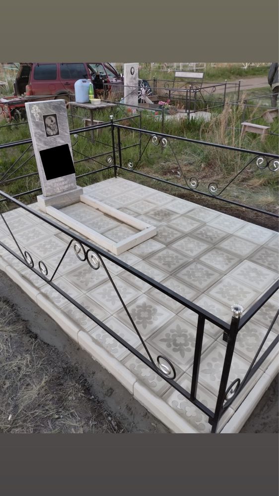Благоустройство могил, изготовление оградок, укладка брусчатки.